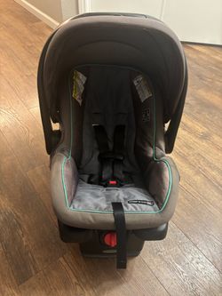 Graco SnugRide 35 Elite Infant Car Seat (Negotiable  price )