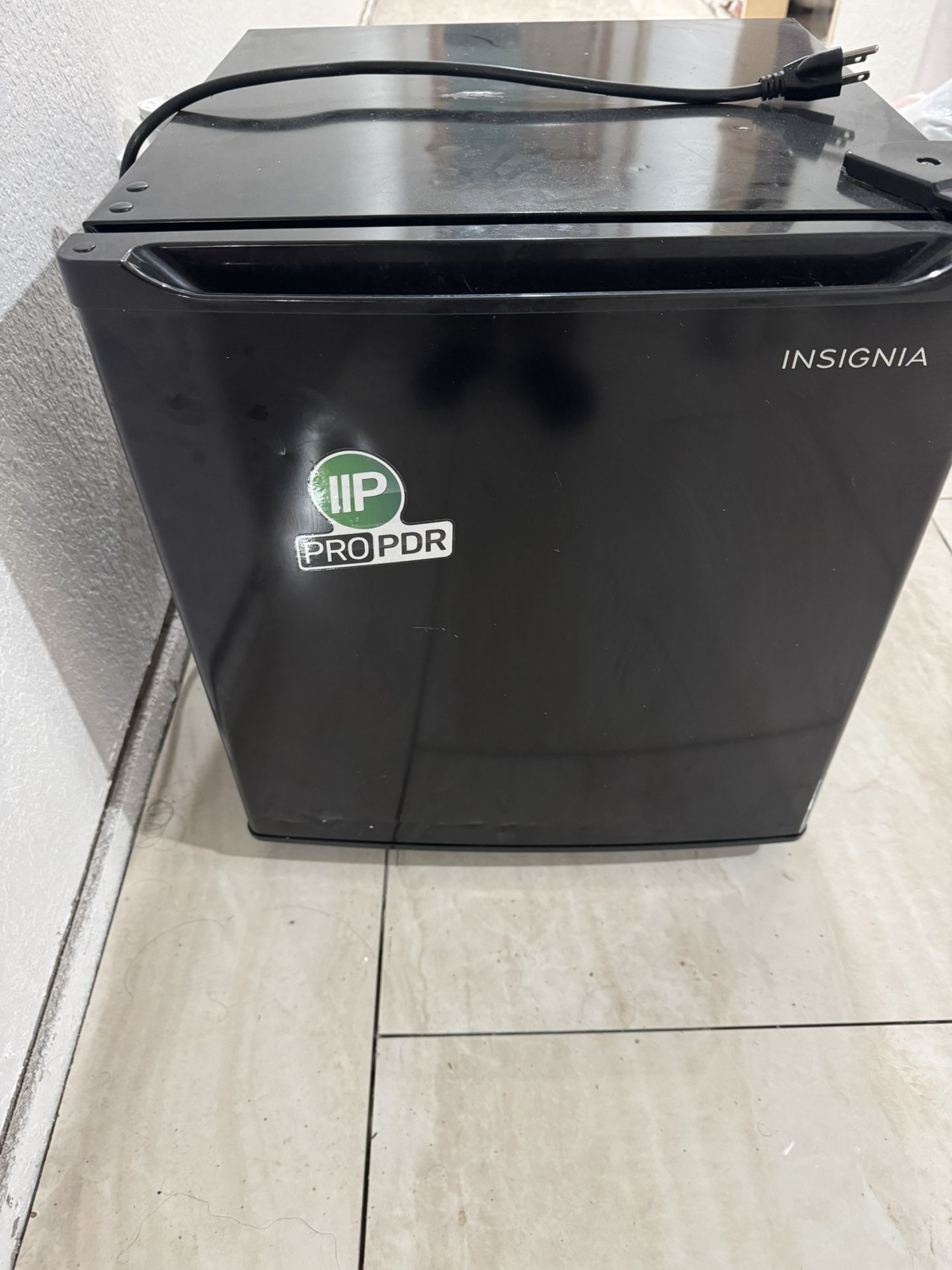 Insignia Mini Fridge - Excellent Condition (1.7 cu. ft.)