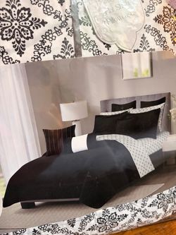 Black comforter bedding set