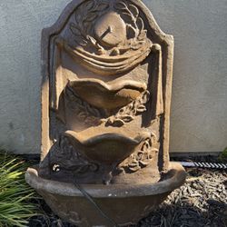 Navona Wall Fountain 