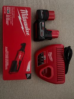 Milwaukee M12 3/8 Ratchet with Batteries and Charger