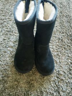 Girl UGGS