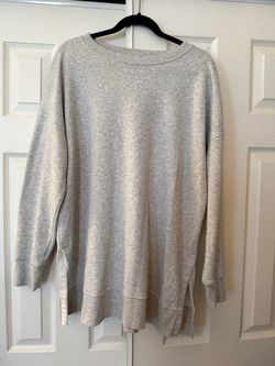 WOMANS LARGE OLD NAVY SWEATSHIRT TOP SIDE SLITS