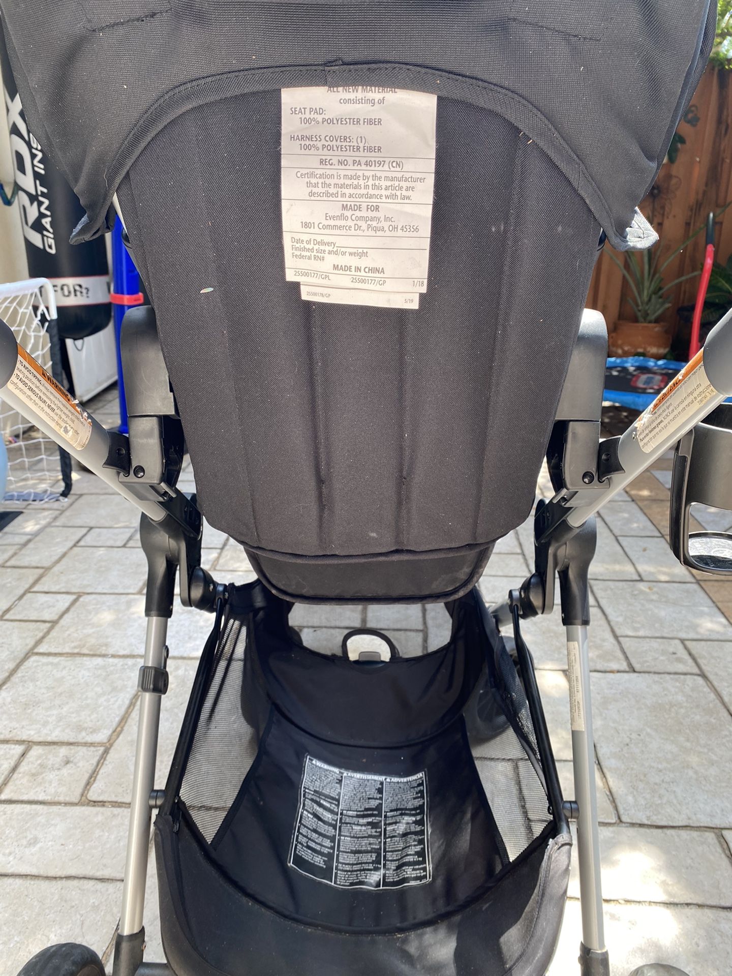Double stroller Evenflo Pivot Xpand for Sale in Fort Lauderdale, FL