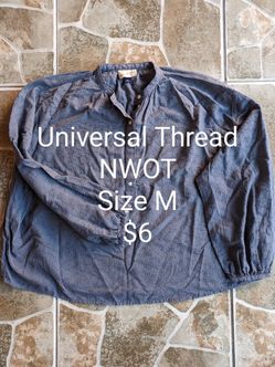 NWOT Universal Thread Top Size M