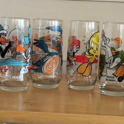 Vintage 1979 Looney Tunes Pepsi Collector Series Glasses