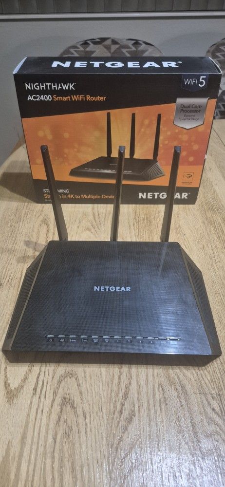 NETGEAR NIGHTHAWK AC2400 Smart WiFi Router Wifi5
