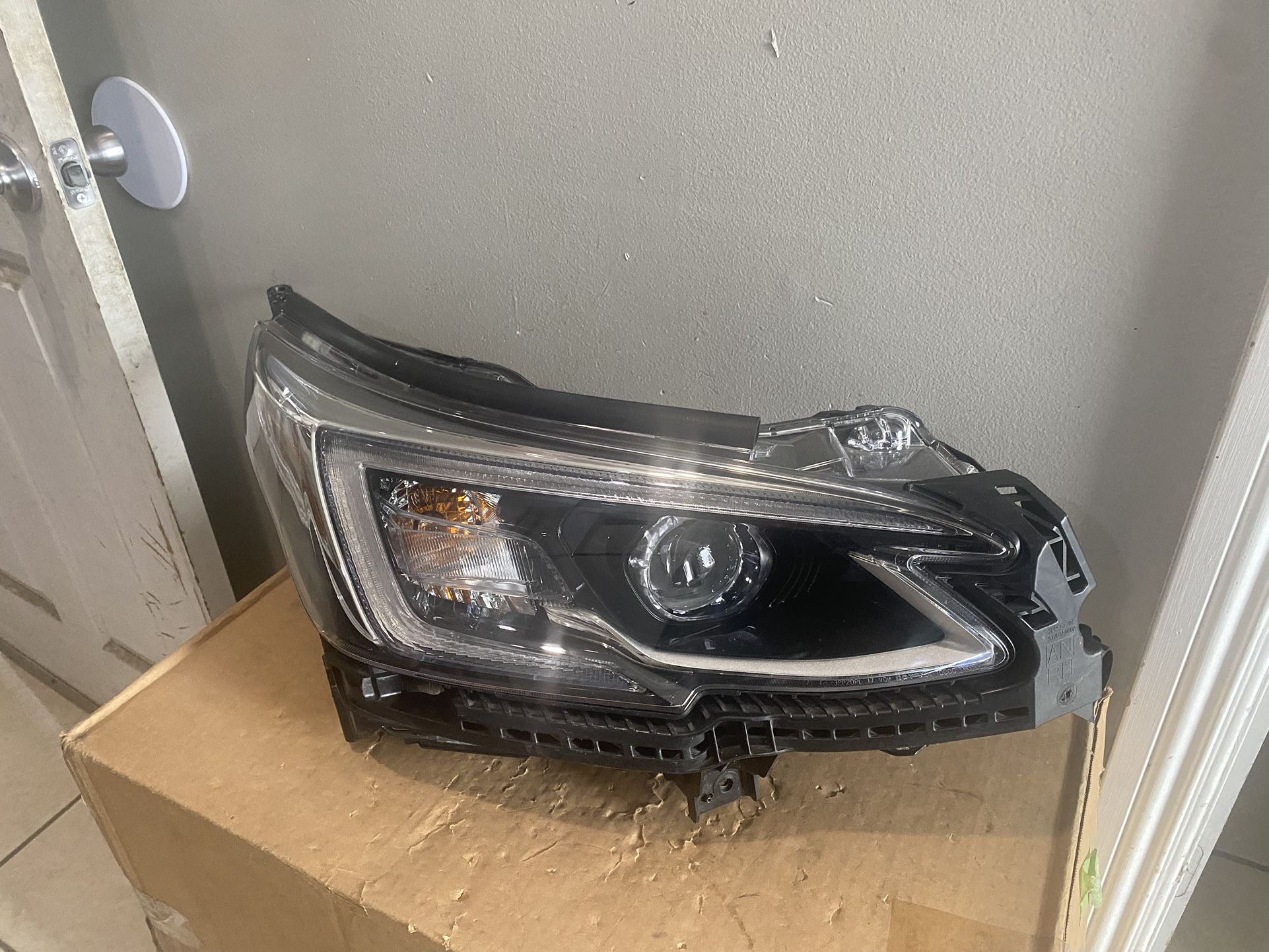 2020-2022 Subaru Outback Legacy Right Headlight