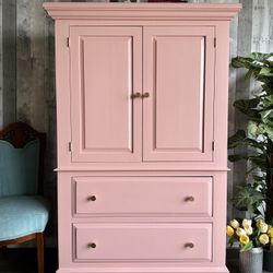 🌺 Newly Refinished Quality Broyhill Tall Dresser/ Pink/ Details Below I Can Deliver 