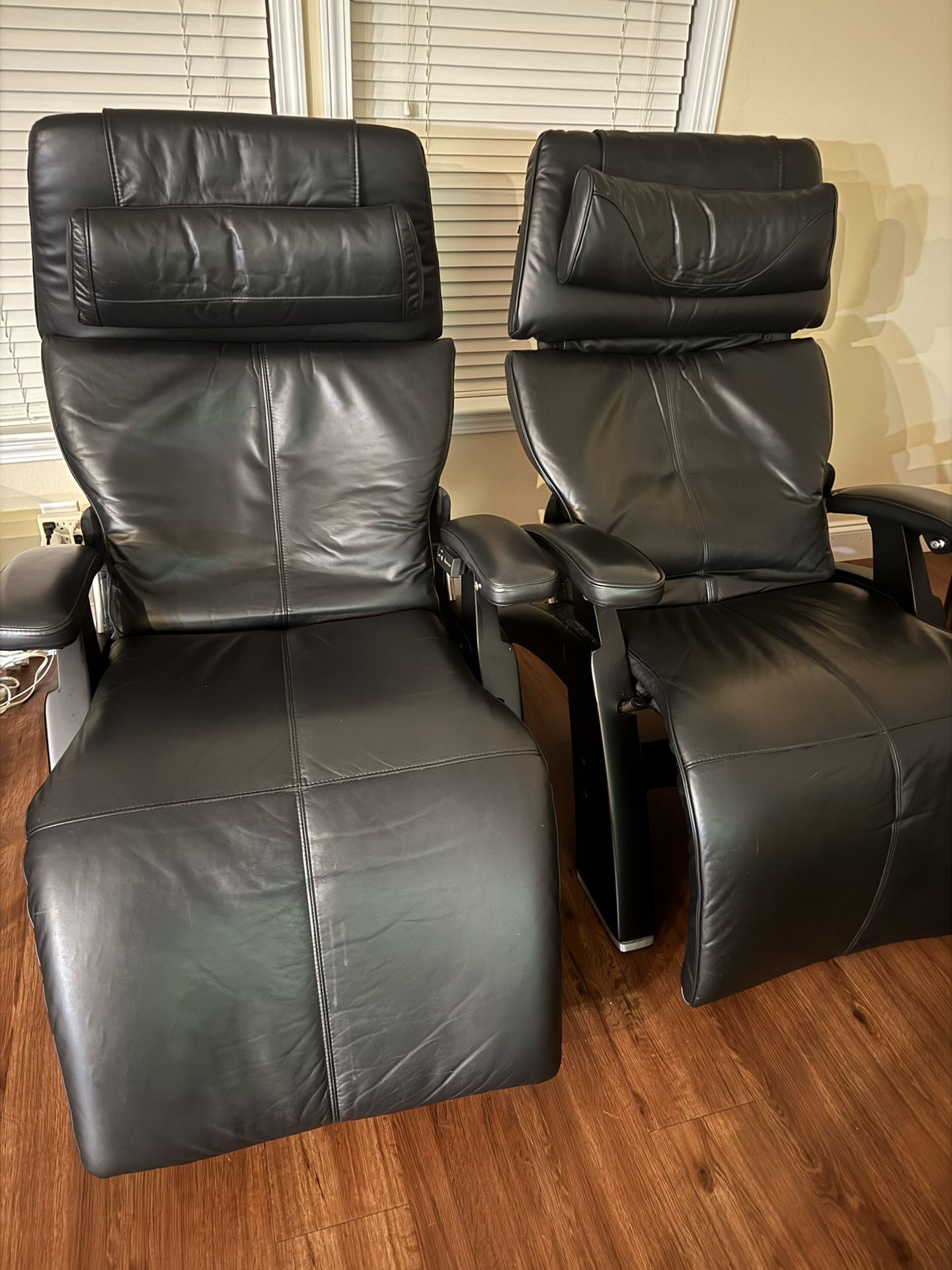 Zero Gravity Recliner (set of 2)