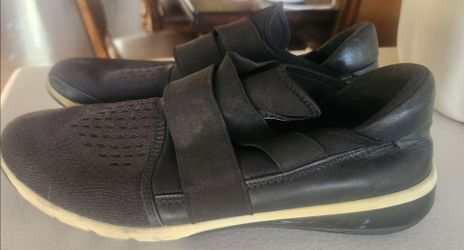 Ecco Sneakers slip on size 12