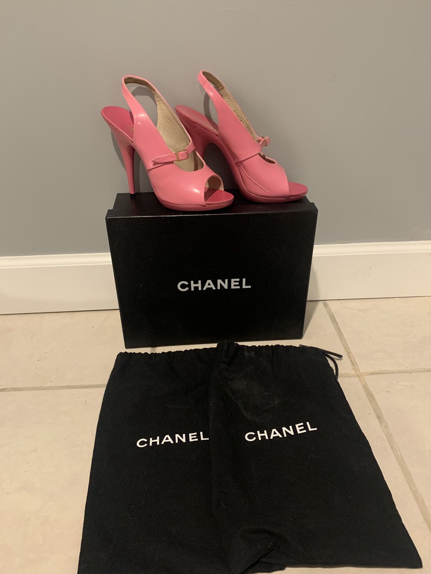 Vintage Women’s Chanel Vinyl Rose Heels Size 36B