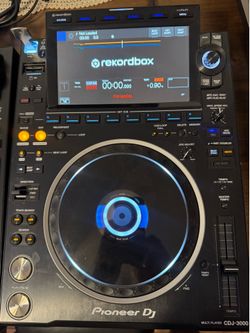 Pioneer DJ CDJ-3000 Multi Player – Excellent Condition – One Unit Jog Adjust, and multiple search modes 	•	Versatile Media Support: USB, SD