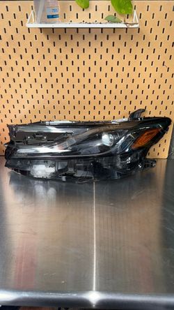 2025-26 Toyota Camry Headlight Left Passenger OEM 💡