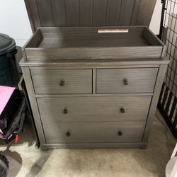 Dresser 4 Drawer With Removable Changing Table 
