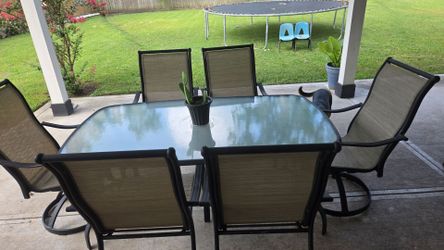 Table and 6 chairs