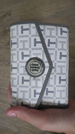 Moving Sale!! Tommy Hilfiger Monogram Wallet