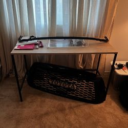 Table / Desk