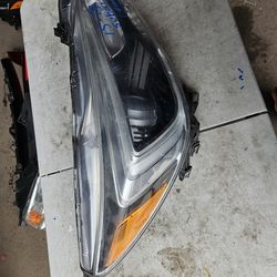 Subaru legacy right Headlight xenon oem
