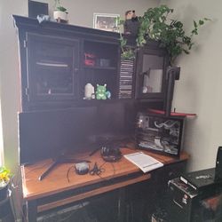 Wooden Desk With Removable Hutch