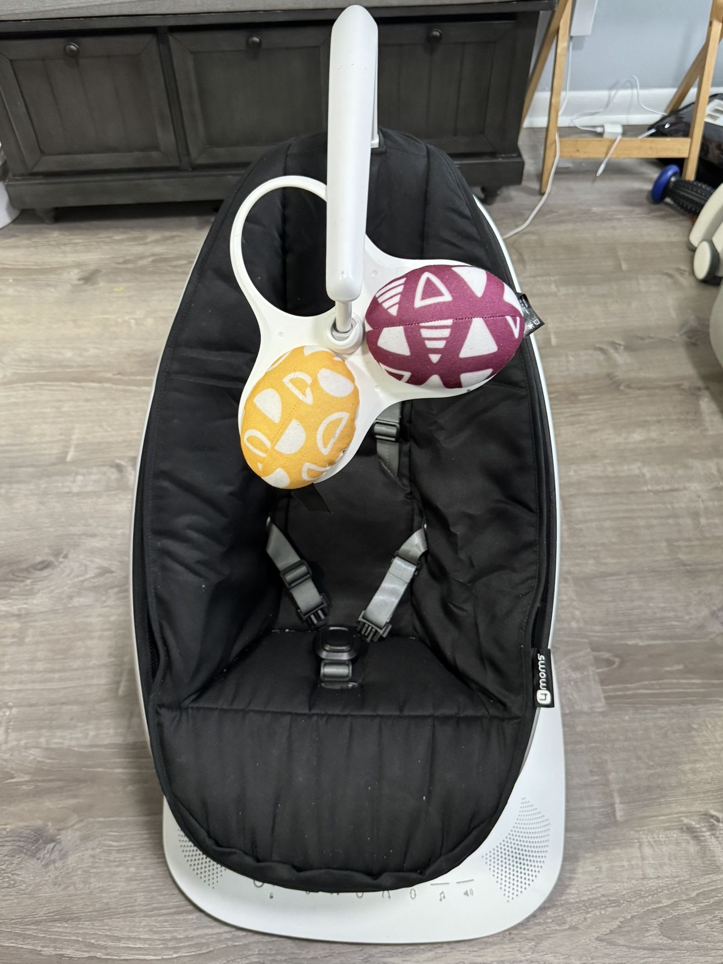 4moms MamaRoo Multi-Motion Baby Swing