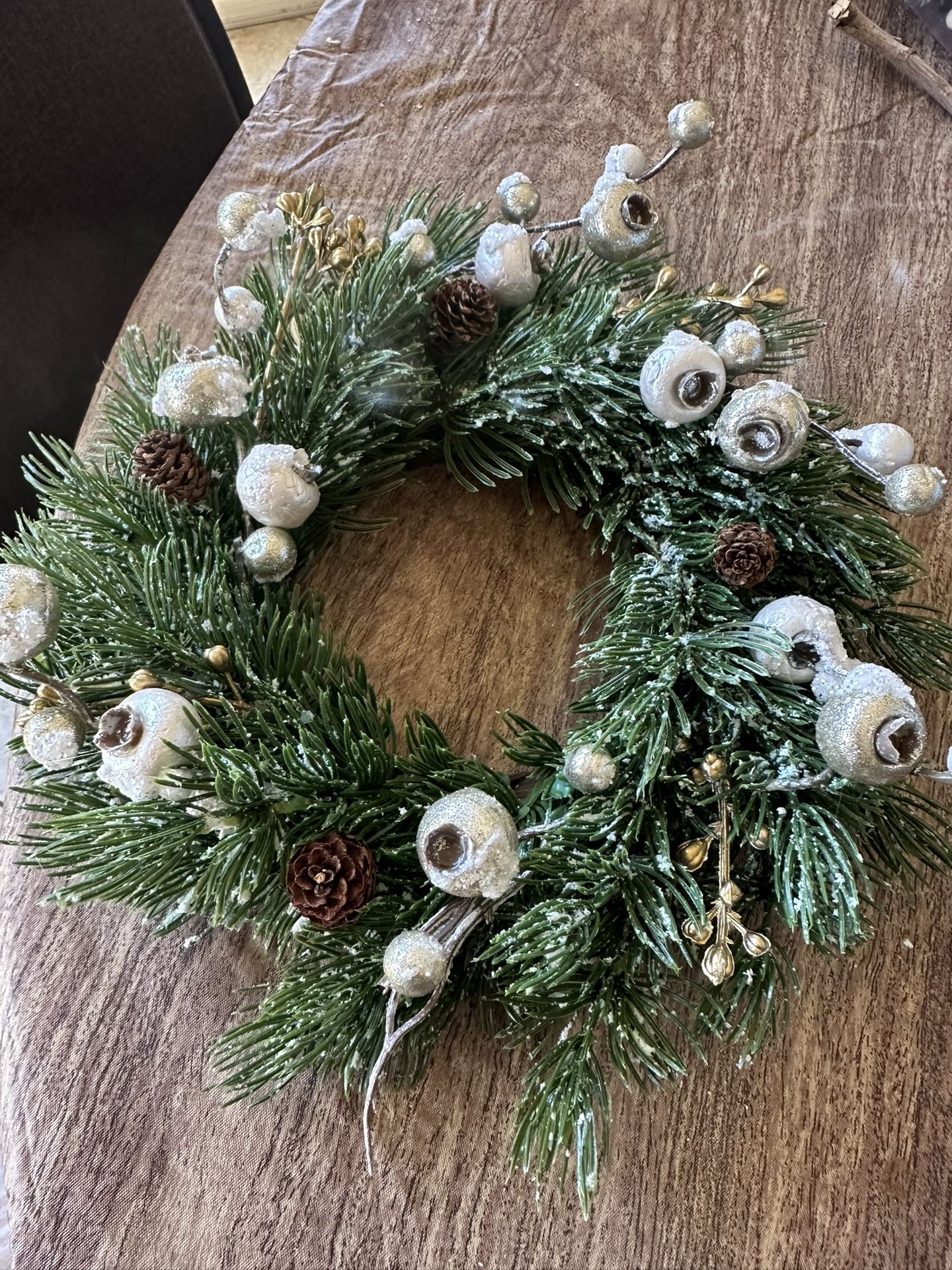 Candle Wreath And Napkin Holders