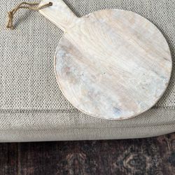 Wooden Cutting/Serving Board with Handle
