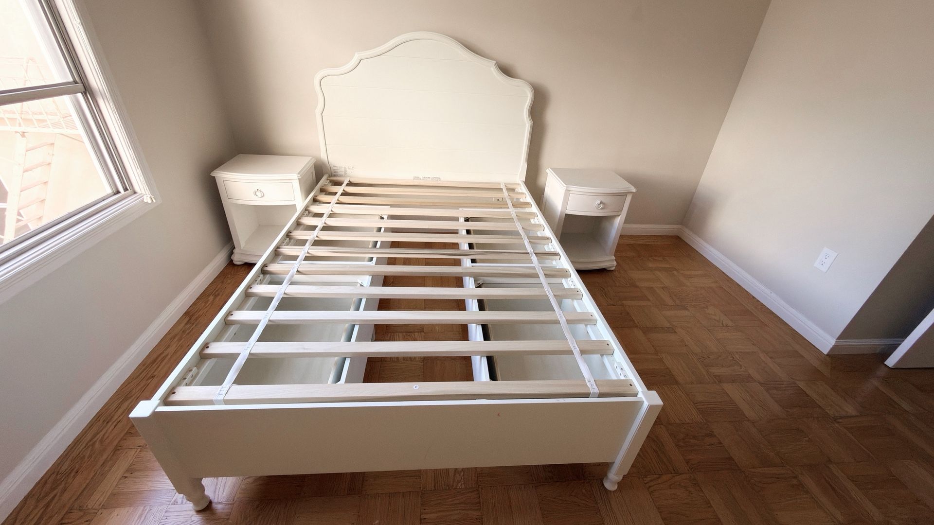 FREE RH - Ariane Double Bed With 2 Nightstands (marina / cow hollow)
