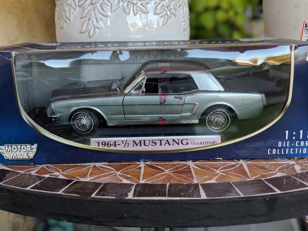 1964 1/2 Hard top Ford Mustang toy model car