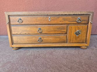 Beatiful Heritage Dresser Chest