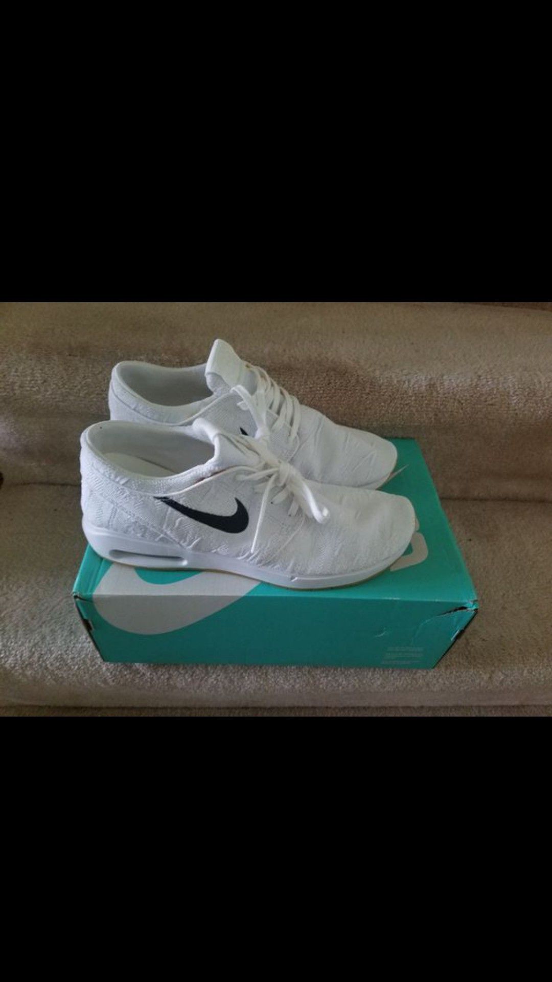 Size 11 Nike SB Air Max Janoski White/Celestial gold