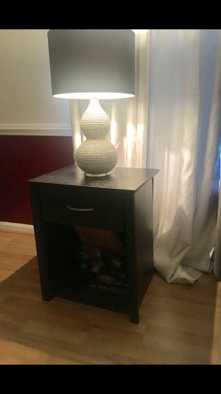 Black end table (2) lamp not for sale