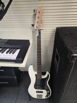 Fender Squire Precision Bass White