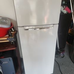 Refrigerator With Freezer