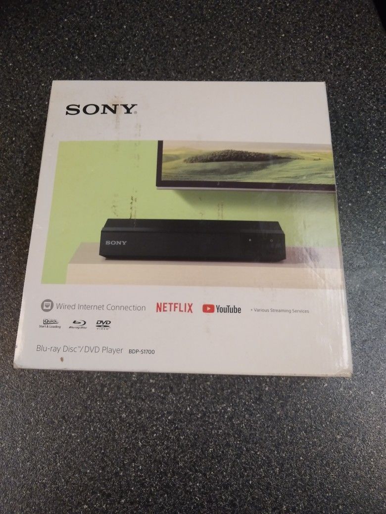 SONY. BLU RAY DISC. DVD VIDIO NET FLIX. YOUTUBE + OTHER STREAMING. SERVICE ALL HOOK UPS IN BOX