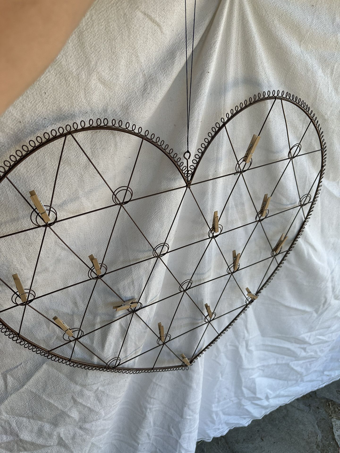Picture Holder - $20 US Cash Only. Pick up in Clovis, 93612. No Delivery.