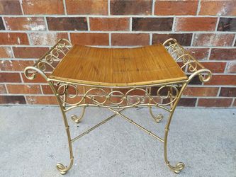 ✨ Vintage Hollywood Glam Accent Piece 
🌟 beautiful Vintage Wrought Iron Vanity Bench.