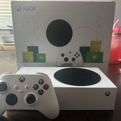 Xbox Series S (with controller and rechargeable battery)