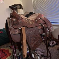 15” Longhorn Roping Saddle With Breast Collar And Bridle 