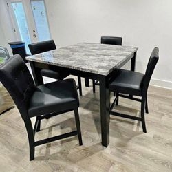 Marble Counter Height Dining Table And Bar Stools Black By Ashley 🍽🥂 Showroom Available 👍🏻