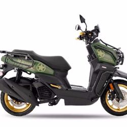 Italica Combat Tank 200 Moped - Less Than 700 Miles