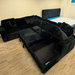 New Sectional W. Sleeper Sofa