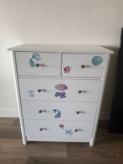 Kids dresser