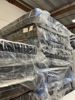 Clearing Out 2023 Mattresses!