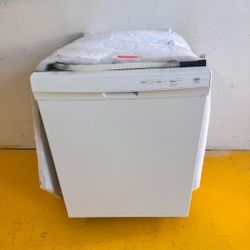Ikea White Dishwasher. 100% FULLY WORKING!