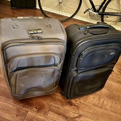 Set of Two Suitcases