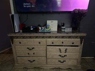 Dresser