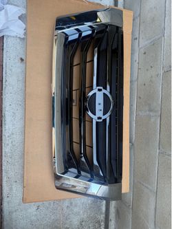 2022-2023 Nissan Pathfinder Grill