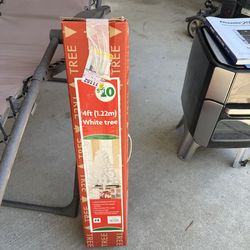 White Christmas tree