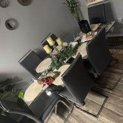 Dining Table & chairs